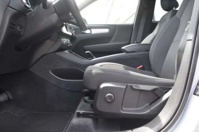 Volvo XC40 (2021) thumbnail 6