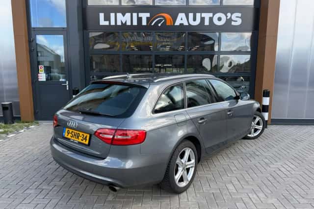 Audi A4 (2013) thumbnail 2