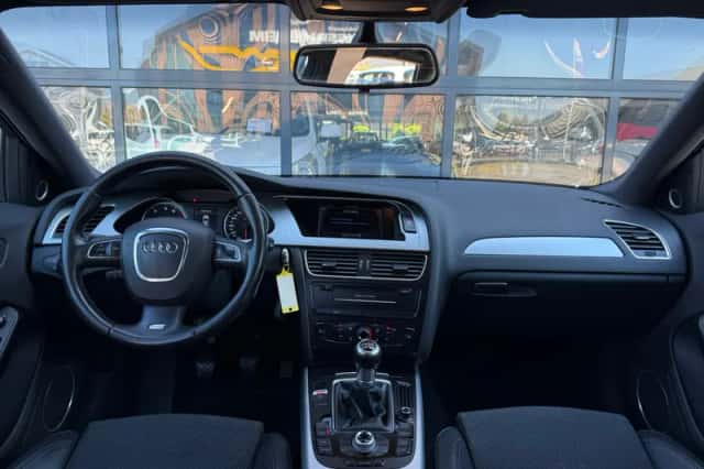 Audi A4 (2012) thumbnail 3