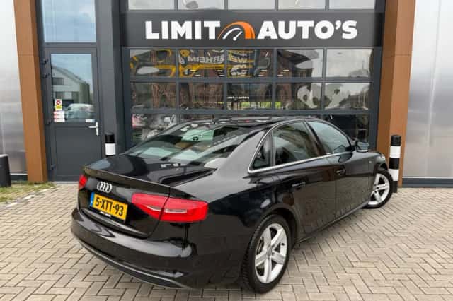 Audi A4 (2015) thumbnail 2