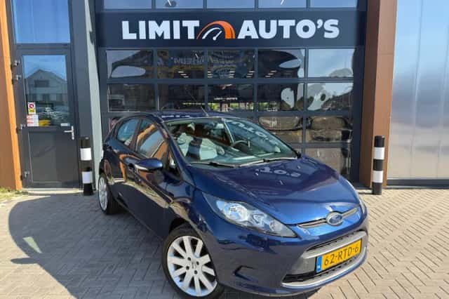 Ford Fiesta (2011) thumbnail 4