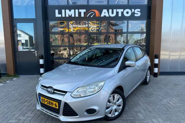 Ford Focus (2011) thumbnail 1
