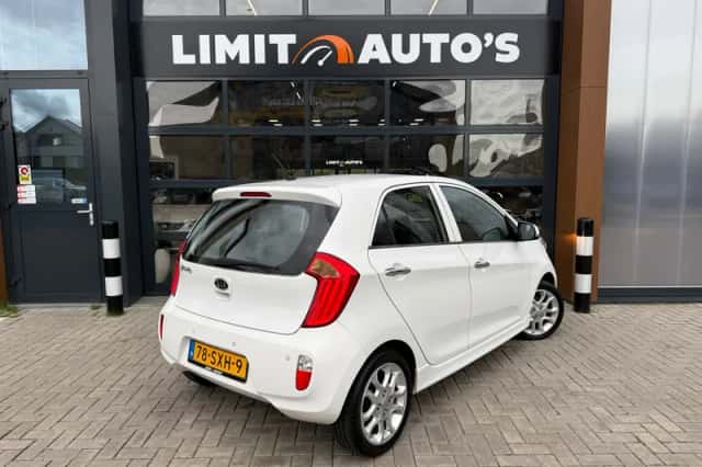 Kia Picanto (2012) thumbnail 2