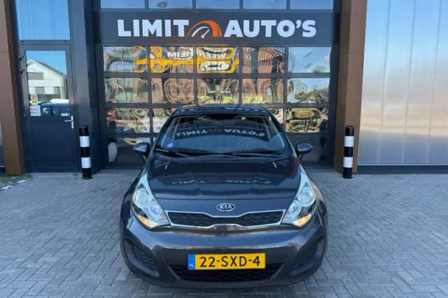 Kia Rio (2012) thumbnail 6