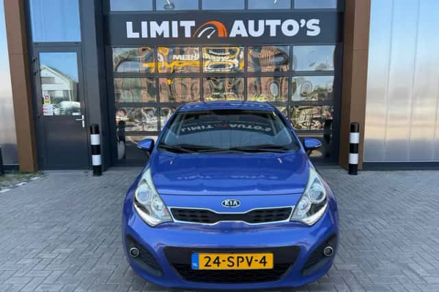 Kia Rio (2012) thumbnail 6