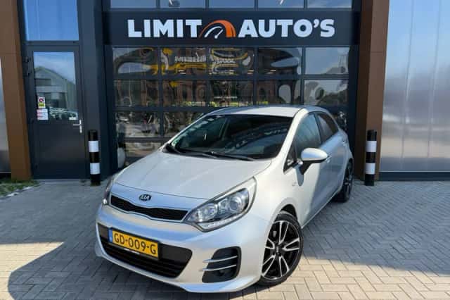 Kia Rio (2015) thumbnail 1