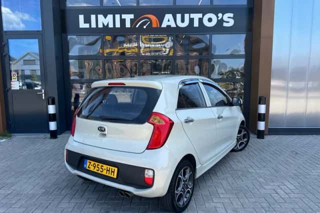 Kia Picanto (2012) thumbnail 2