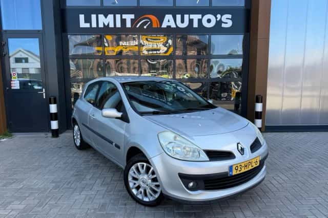 Renault Clio (2009) thumbnail 4