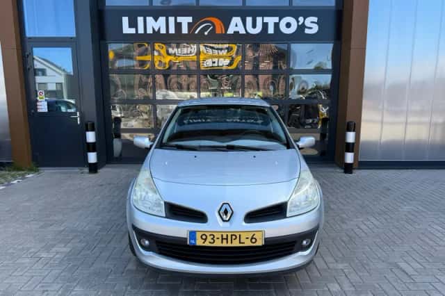 Renault Clio (2009) thumbnail 6