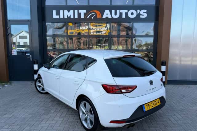 SEAT Leon (2013) thumbnail 5