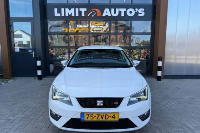 SEAT Leon (2013) thumbnail 6