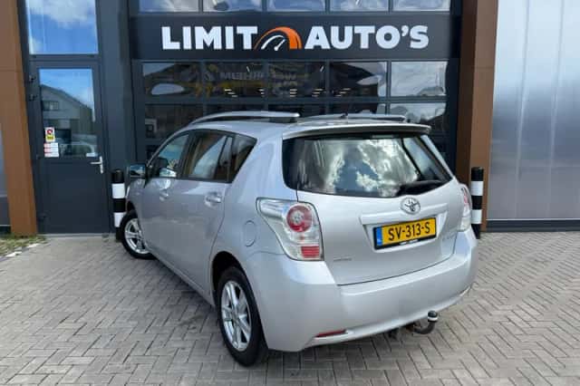 Toyota Verso (2011) thumbnail 5