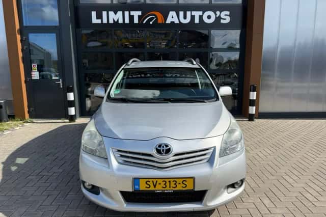 Toyota Verso (2011) thumbnail 6
