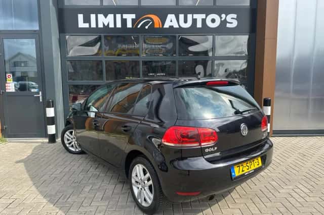 Volkswagen Golf (2011) thumbnail 5