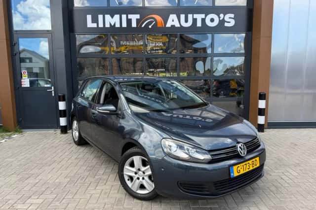 Volkswagen Golf (2010) thumbnail 4
