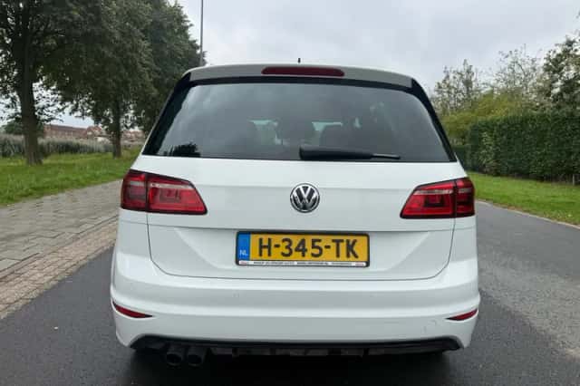 Volkswagen Golf Sportsvan (2017) thumbnail 5