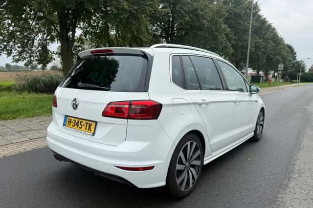 Volkswagen Golf Sportsvan (2017) thumbnail 6
