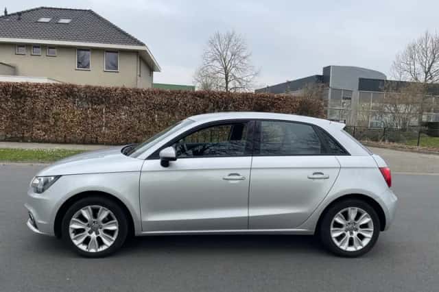 Audi A1 (2012) thumbnail 2
