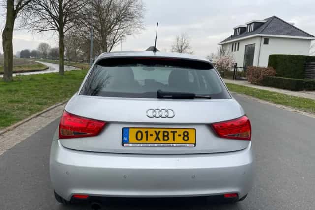 Audi A1 (2012) thumbnail 4