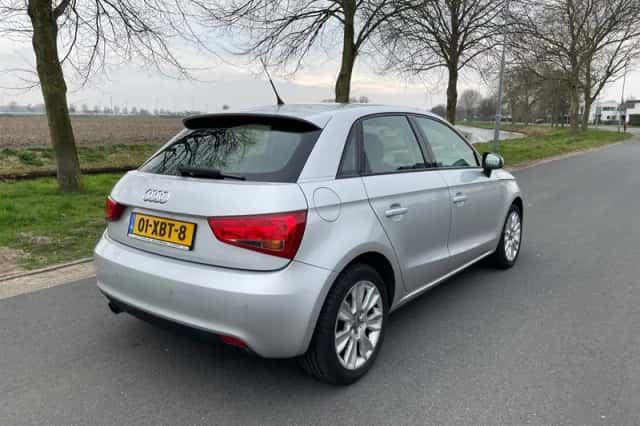 Audi A1 (2012) thumbnail 5
