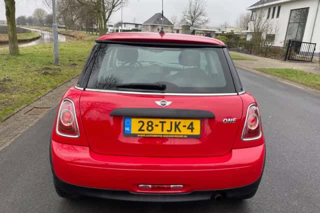 MINI One (2012) thumbnail 4