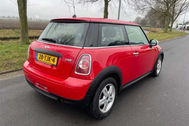 MINI One (2012) thumbnail 6