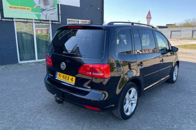 Volkswagen Touran (2011) thumbnail 5
