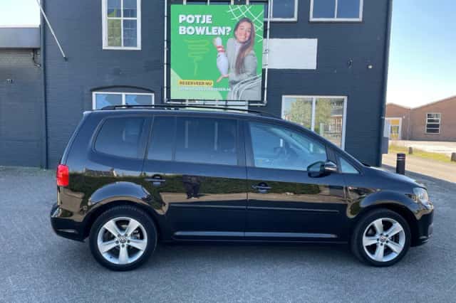 Volkswagen Touran (2011) thumbnail 6