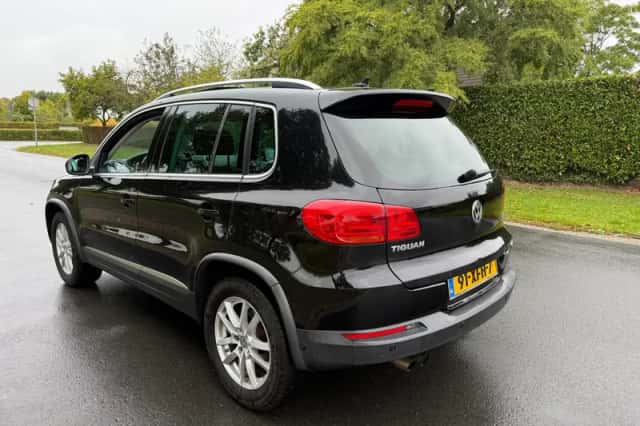 Volkswagen Tiguan (2012) thumbnail 3