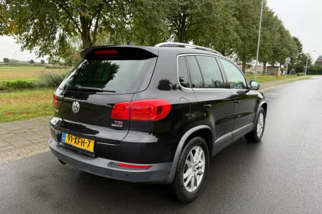 Volkswagen Tiguan (2012) thumbnail 5