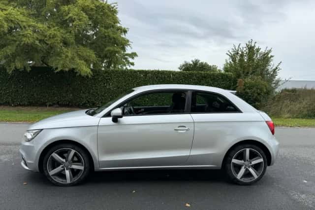Audi A1 (2010) thumbnail 2