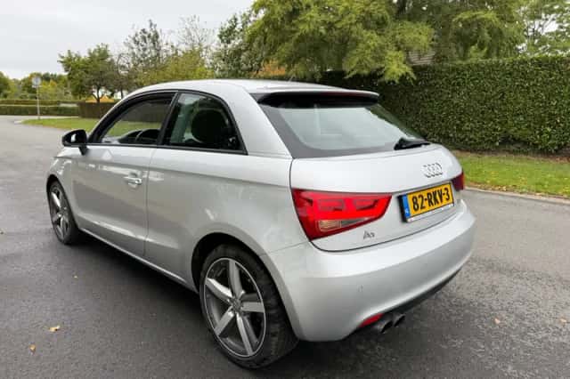 Audi A1 (2010) thumbnail 3
