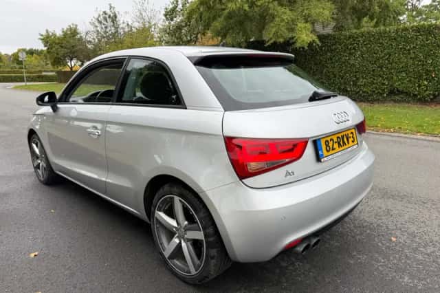 Audi A1 (2010) thumbnail 4