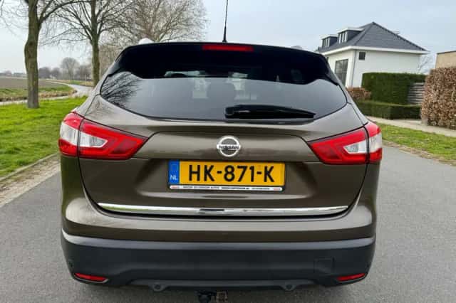 Nissan Qashqai (2015) thumbnail 4