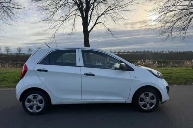 Kia Picanto (2011) thumbnail 6