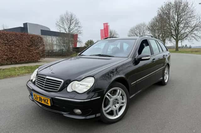 Mercedes-Benz C-Klasse (2002) thumbnail 1