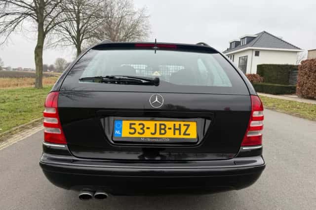 Mercedes-Benz C-Klasse (2002) thumbnail 4