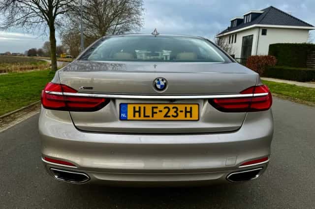 BMW 7-Serie (2016) thumbnail 4