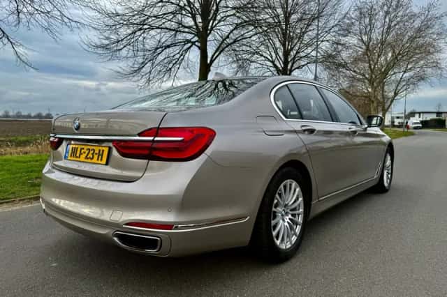 BMW 7-Serie (2016) thumbnail 5
