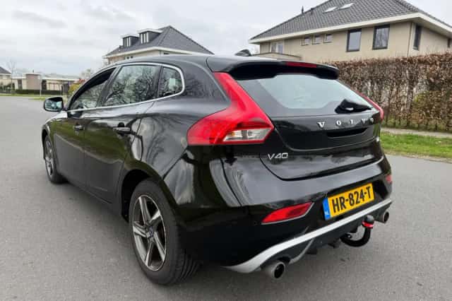 Volvo V40 (2015) thumbnail 3