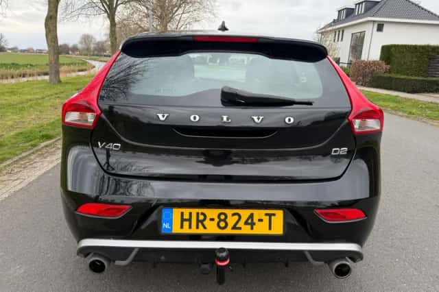 Volvo V40 (2015) thumbnail 4