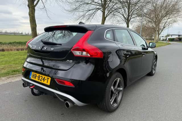 Volvo V40 (2015) thumbnail 5