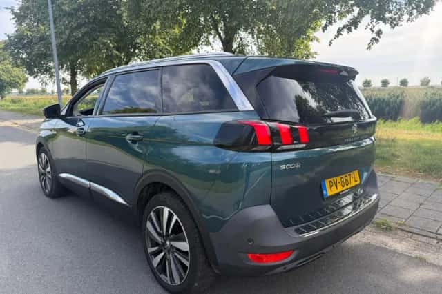 Peugeot 5008 (2017) thumbnail 3
