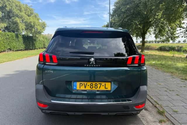 Peugeot 5008 (2017) thumbnail 4