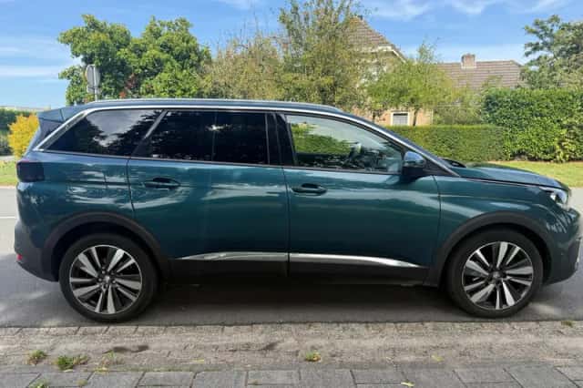 Peugeot 5008 (2017) thumbnail 6