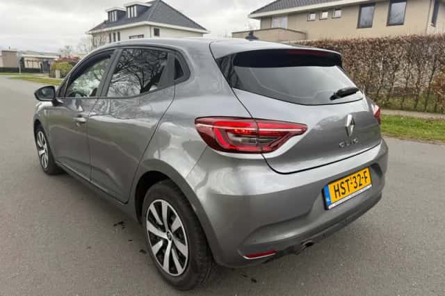 Renault Clio (2023) thumbnail 3