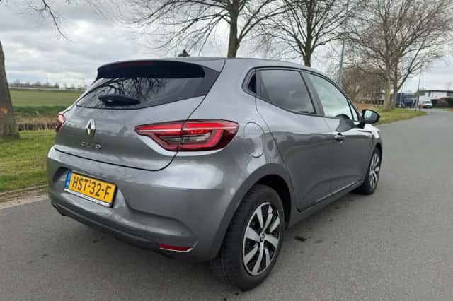 Renault Clio (2023) thumbnail 5