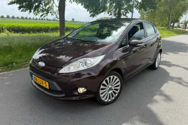 Ford Fiesta (2009) thumbnail 1