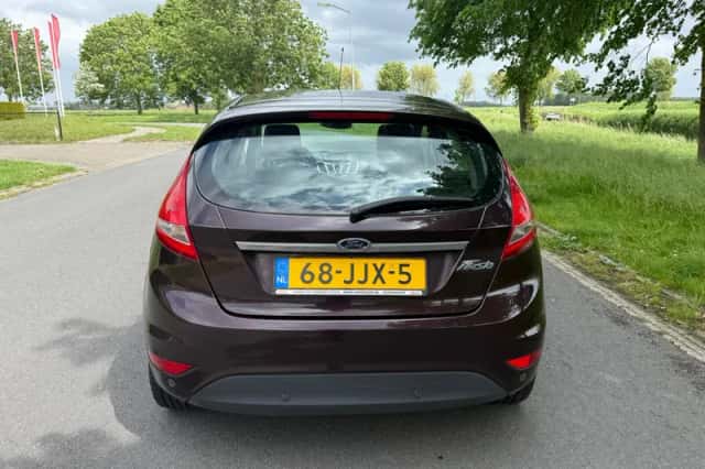 Ford Fiesta (2009) thumbnail 4