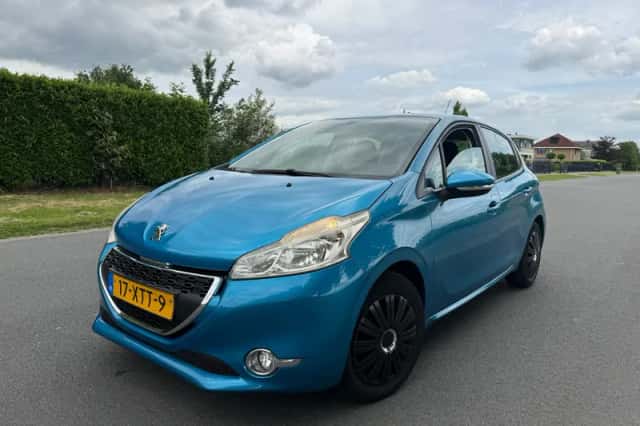 Peugeot 208 (2012) thumbnail 1